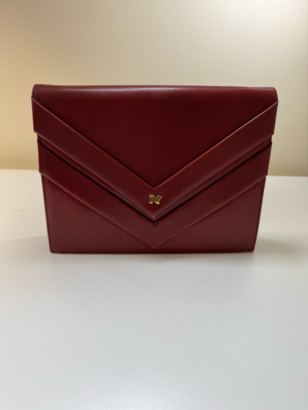 Nina Ricci Deep Red Envelope Crossbody/Clutch with Gold 'N' Accent - Vintage - Picture 3 of 14